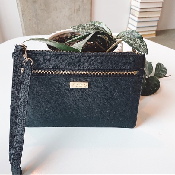 KATE SPADE WRISTLET CLUTCH